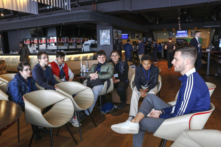 24.05.2023 Die Bayerische Staatsministerin für Digitales Judith Gerlach besucht den BFV für das  „Projekt e-Sports und Gaming in Bayern“ in der Allianz Arena

Foto: © Daniel Löb für Bayerischer Fußball-Verband Service GmbH
Auf der Hut 27, 91301 Forchheim
Mobil: 0171/4157296